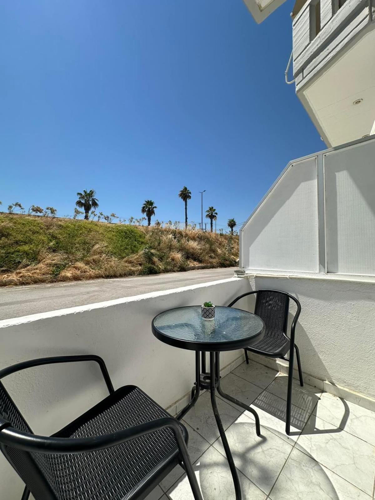 Joseph Seaside Apartment Ираклио Екстериор снимка
